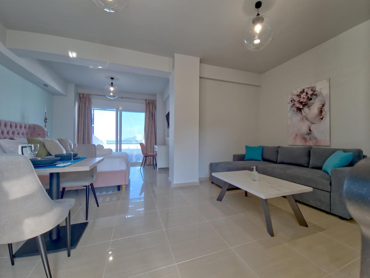 Epipleon Luxury Suites -106- Δωμάτιο 40Τμ Με Βεράντα 45Τμ Μπροστά Στην Θάλασσα Návpaktosz Kültér fotó