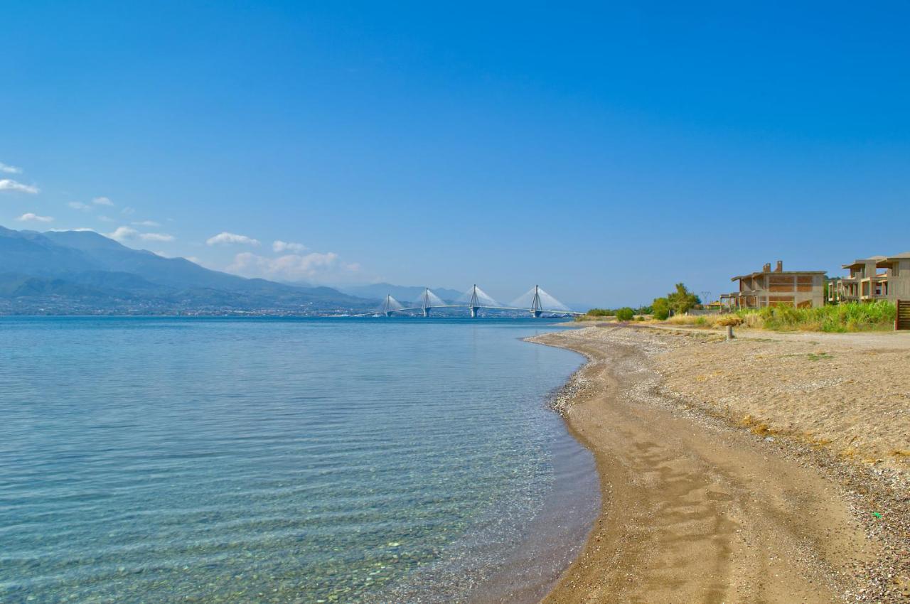 Epipleon Luxury Suites -106- Δωμάτιο 40Τμ Με Βεράντα 45Τμ Μπροστά Στην Θάλασσα Návpaktosz Kültér fotó