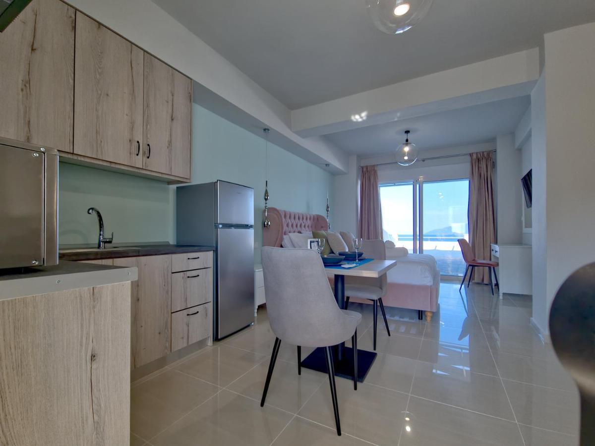 Epipleon Luxury Suites -106- Δωμάτιο 40Τμ Με Βεράντα 45Τμ Μπροστά Στην Θάλασσα Návpaktosz Kültér fotó